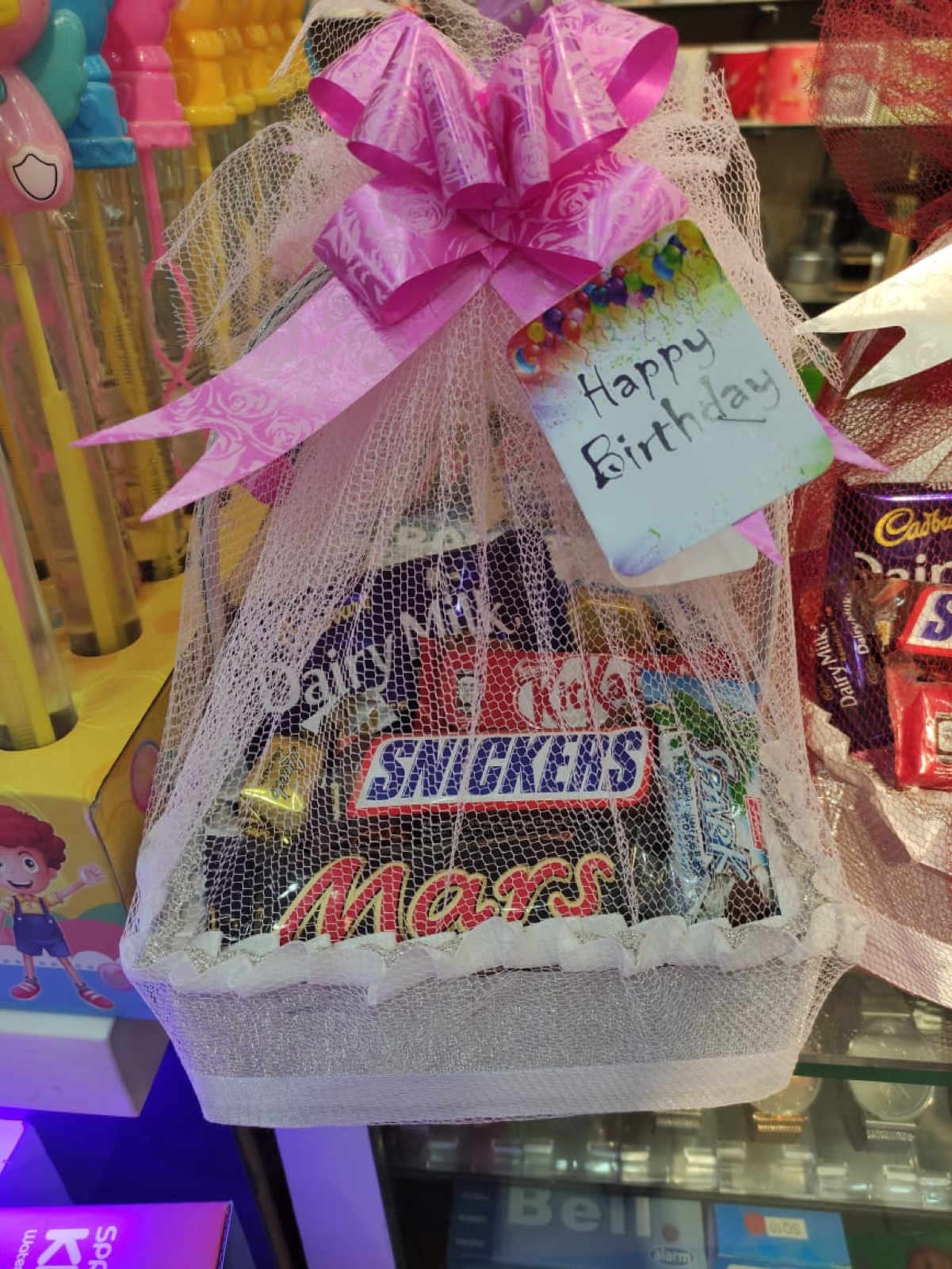 Snickers basket with pink bow