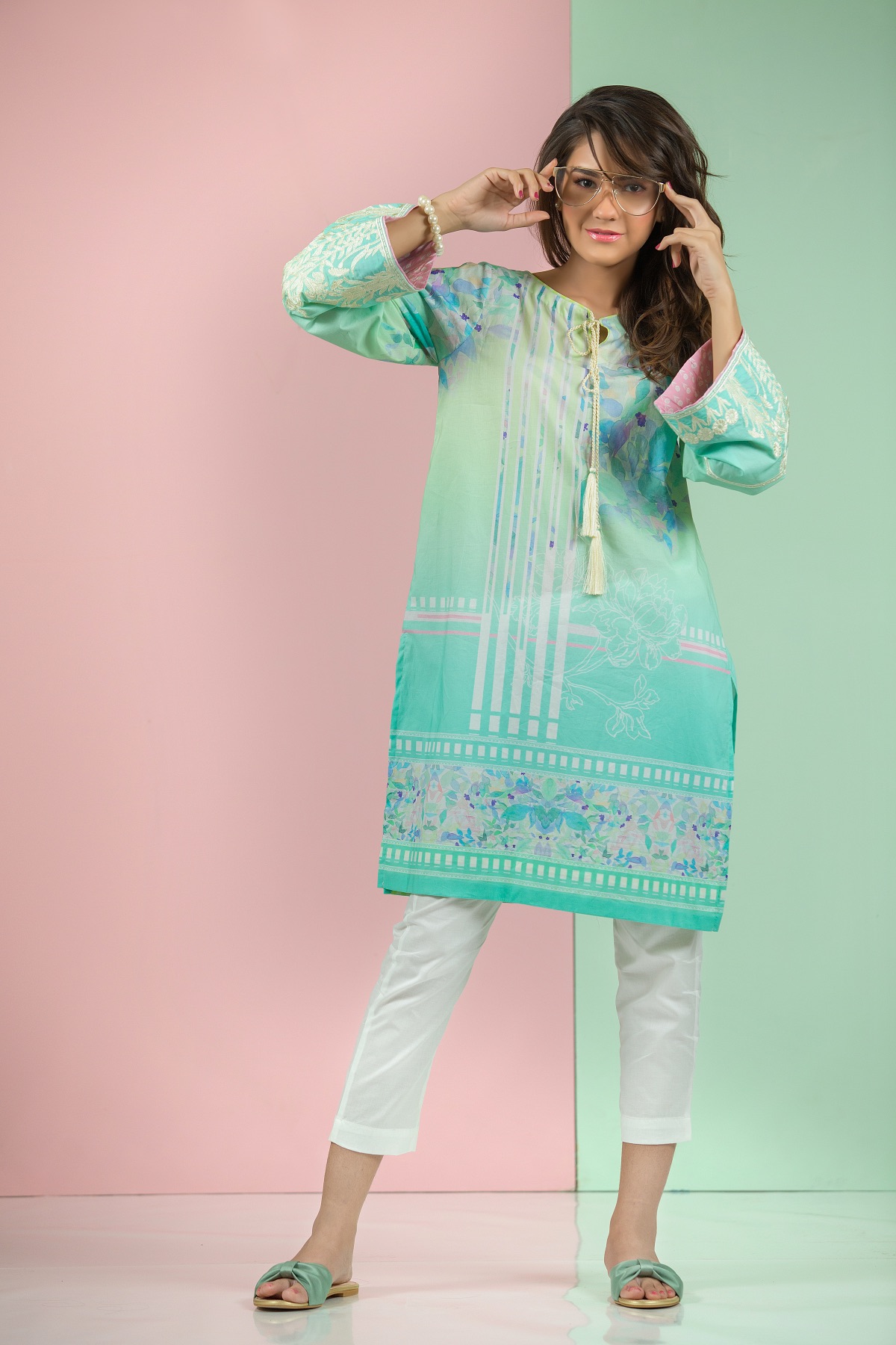 Dhanak Fashion — frame 5