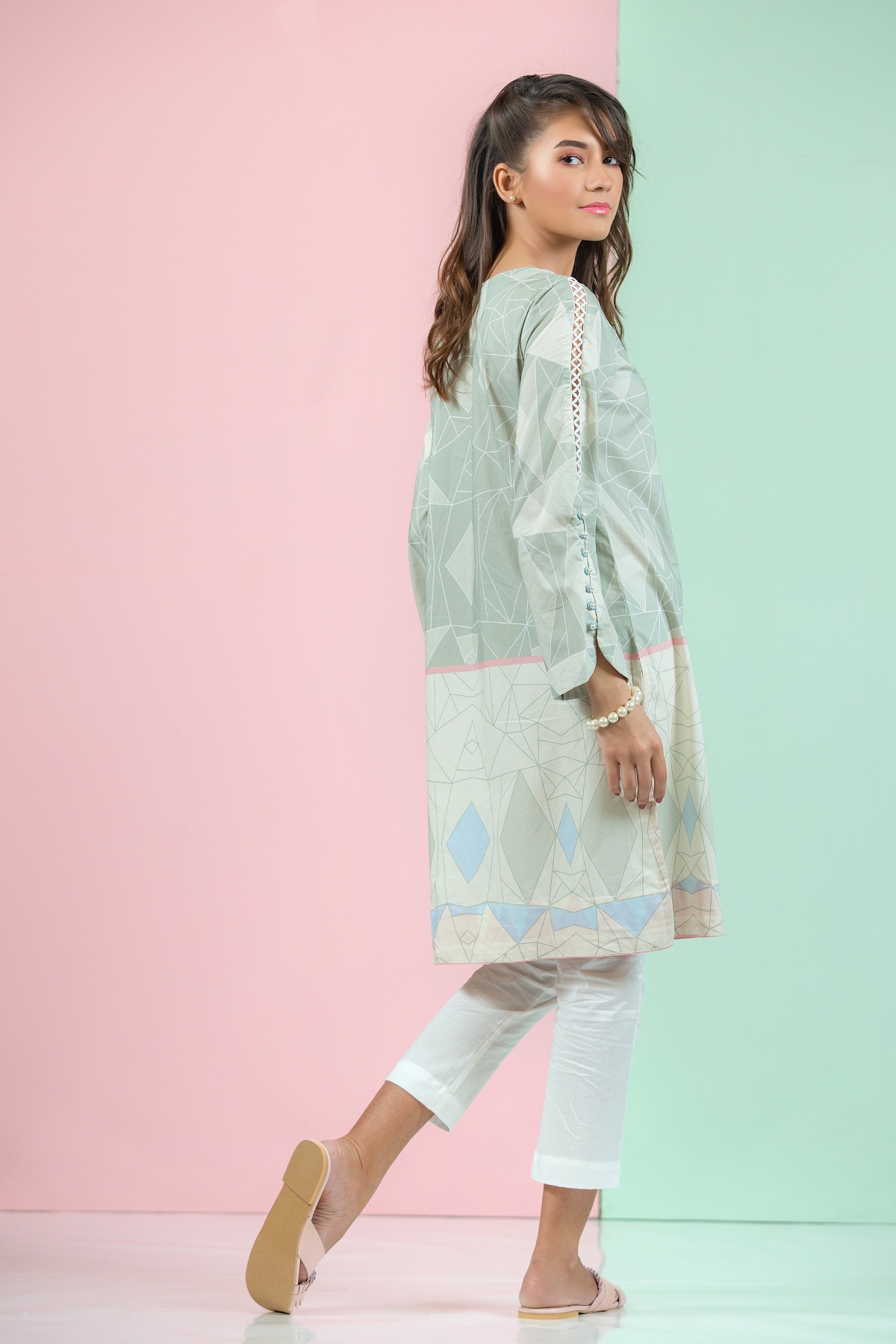 Dhanak Fashion — frame 9