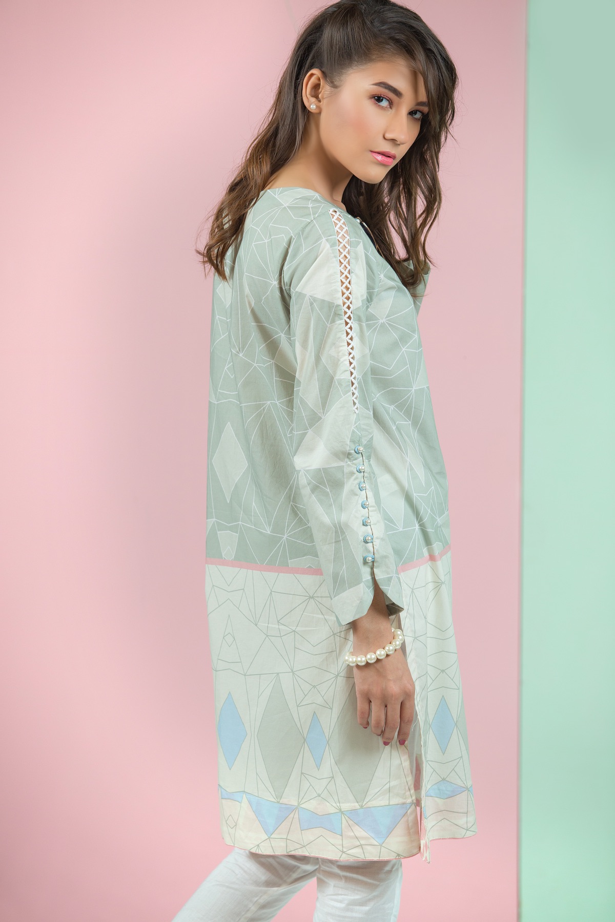 Dhanak Fashion — frame 10
