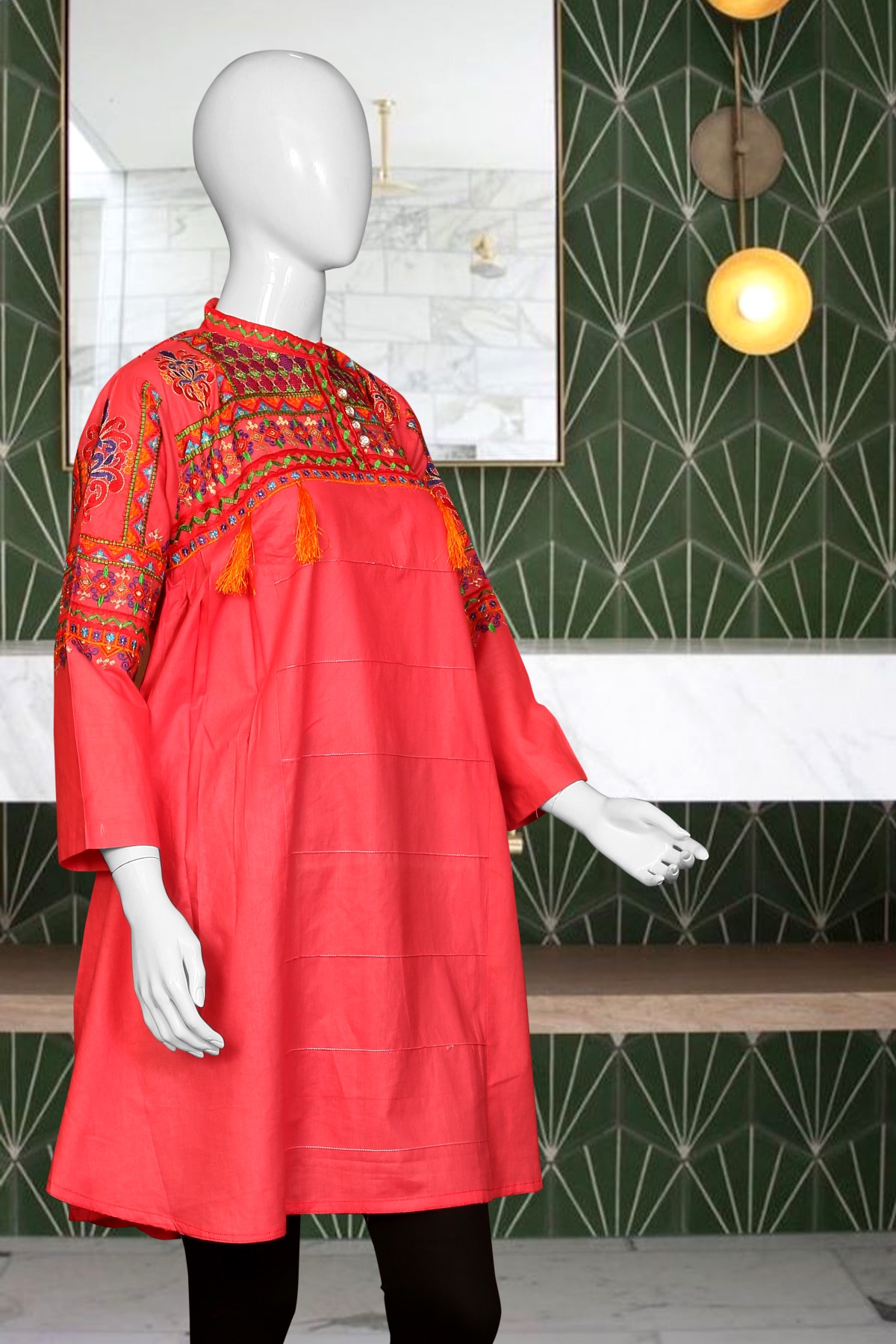 Kounj Lookbook — frame 48