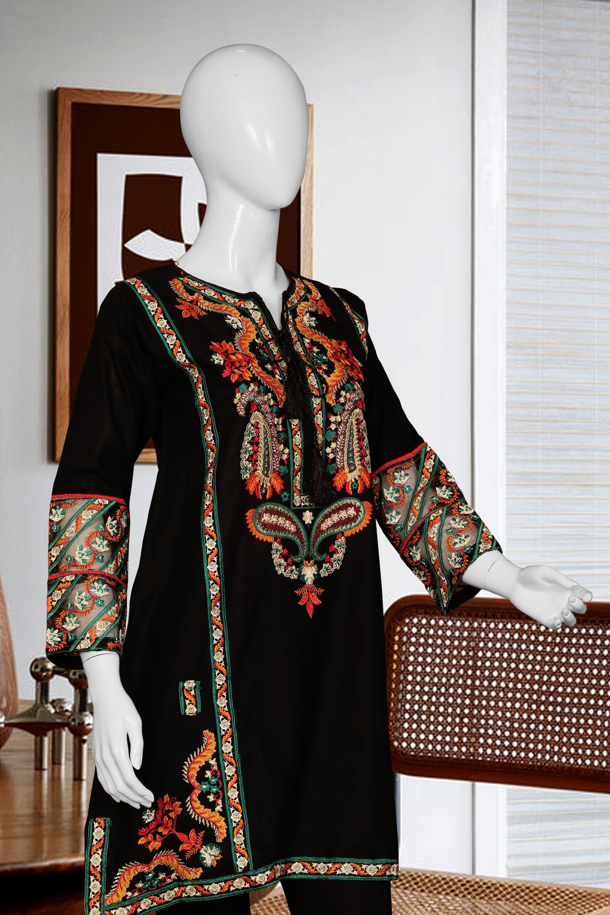 Kounj Lookbook — frame 59
