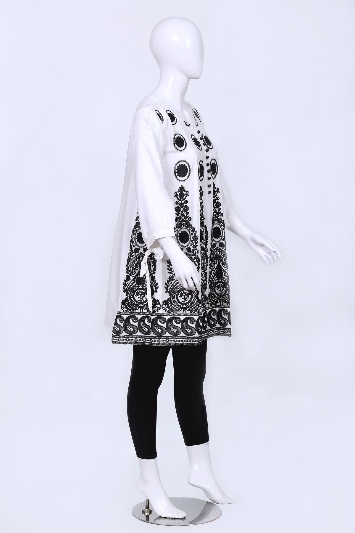 Kounj Lookbook — frame 68