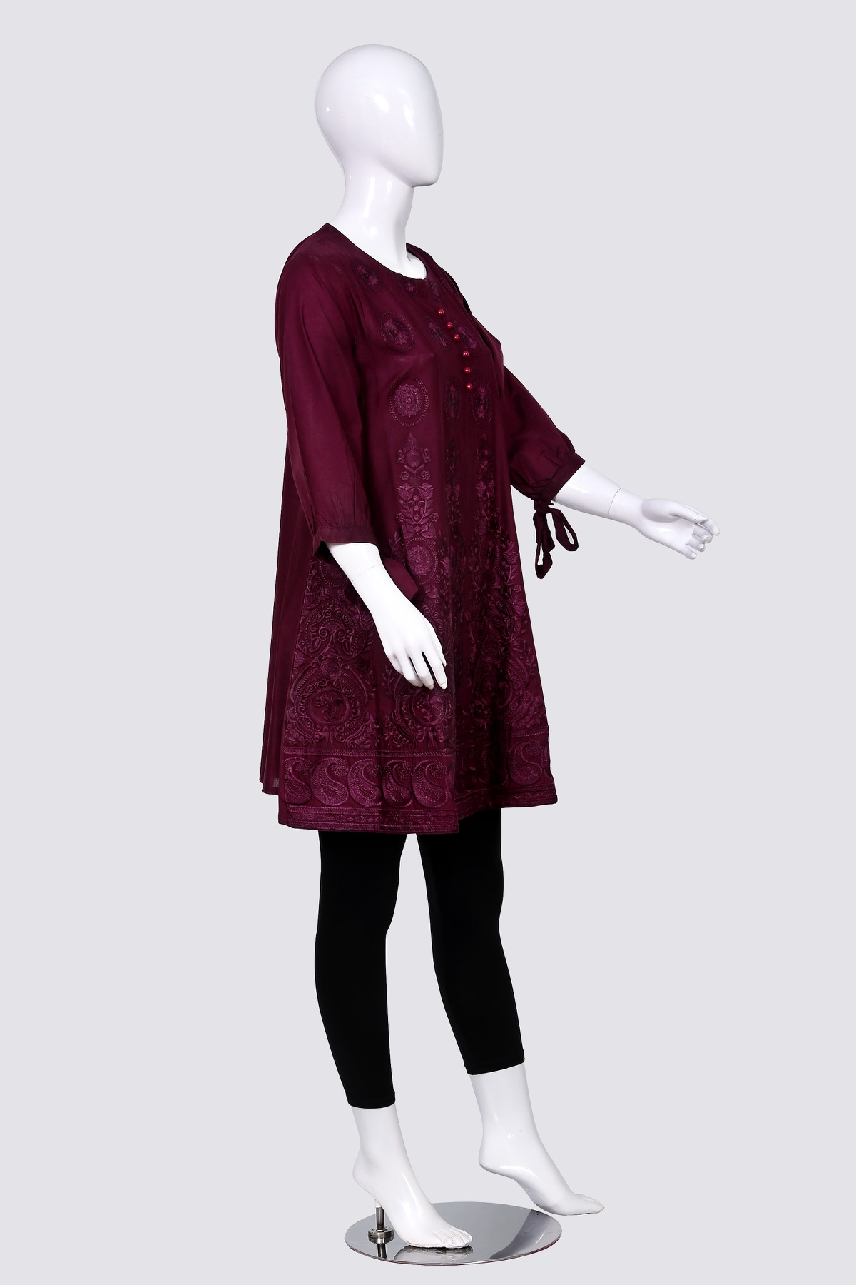 Kounj Lookbook — frame 70