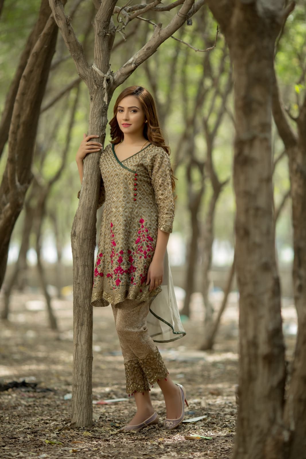 Nakoosh Fashion — frame 8