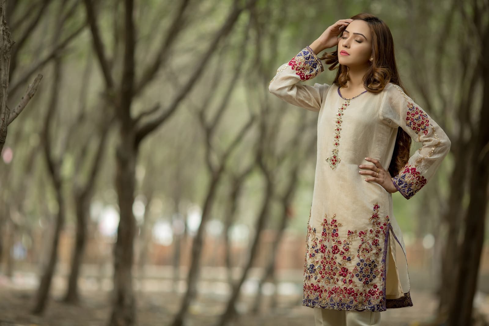 Nakoosh Fashion — frame 23