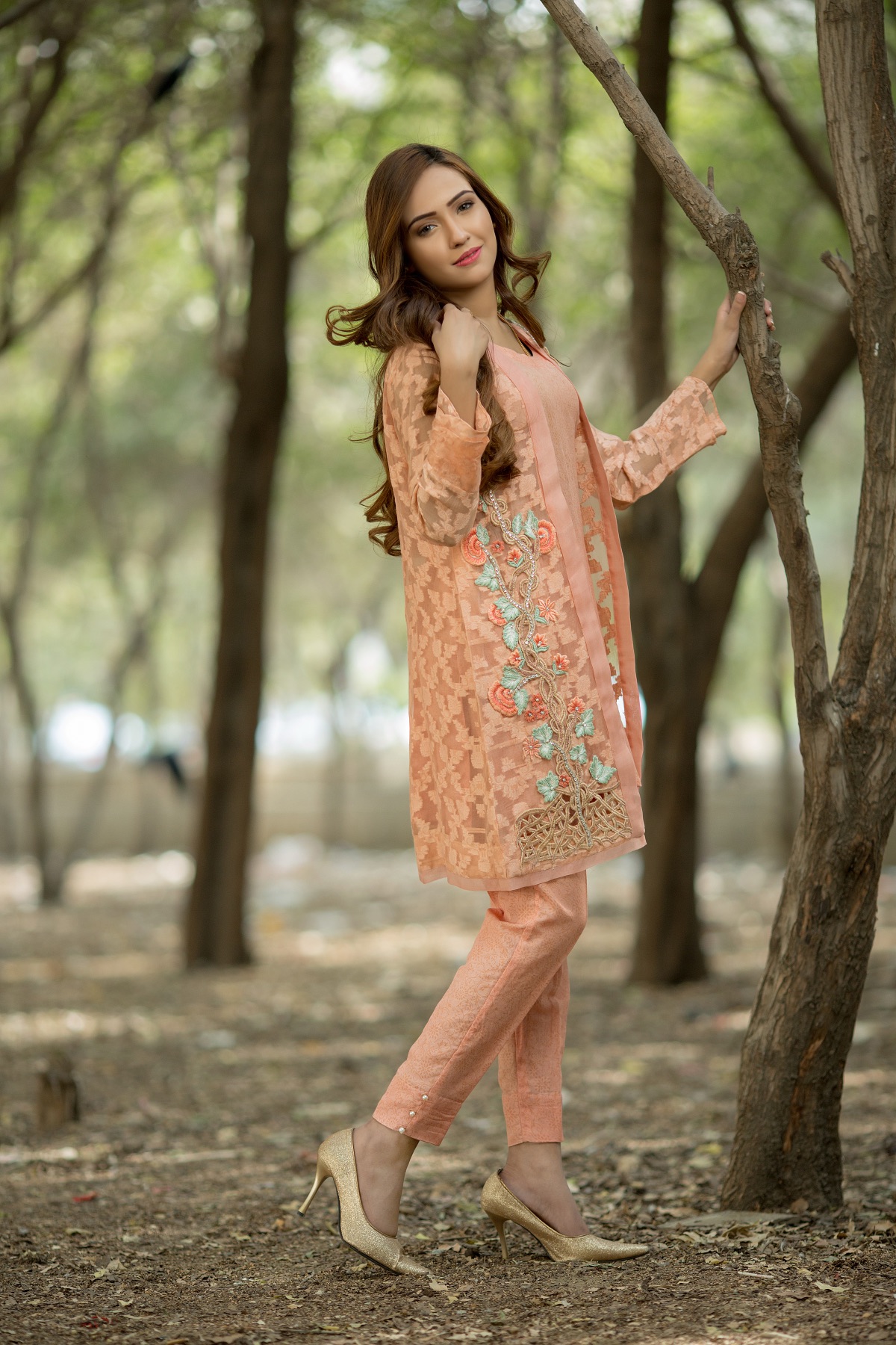 Nakoosh Fashion — frame 31